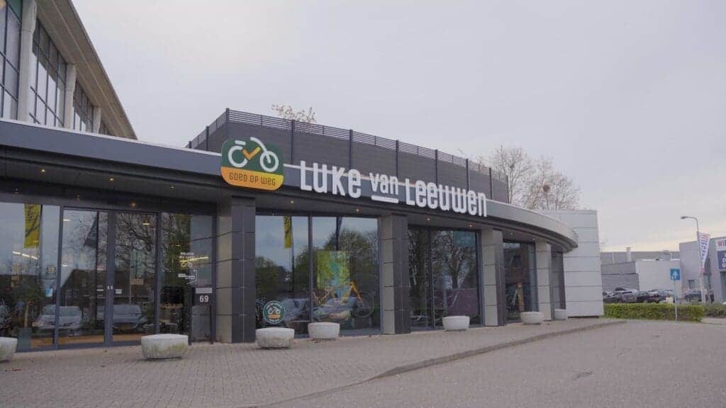 Logo op voorgevel