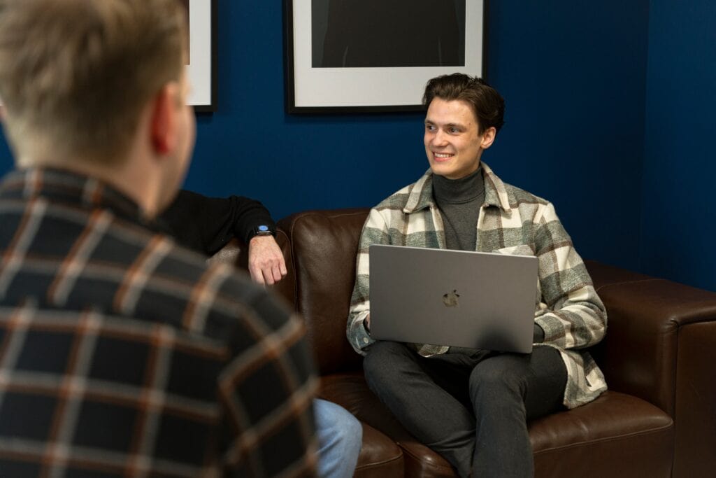 Thijs_met_laptop_marketing